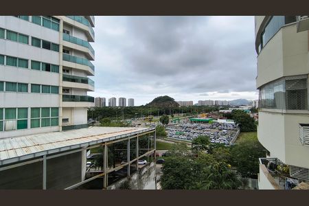 Varanda  de apartamento para alugar com 2 quartos, 70m² em Barra da Tijuca, Rio de Janeiro