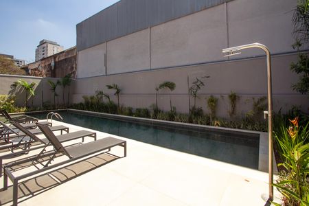 Studio à venda com 27m², 1 quarto e sem vaga Studio à venda com 27m², 1 quarto e sem vagaÁrea comum - Piscina