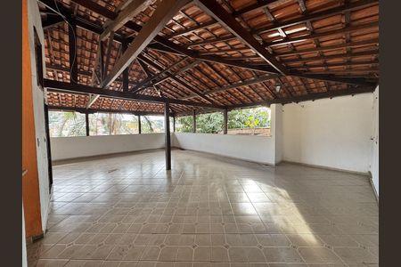Casa à venda com 460m², 3 quartos e 2 vagas Casa à venda com 460m², 3 quartos e 2 vagasÁrea Externa