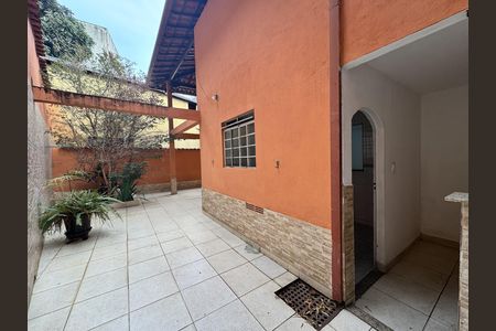 Casa à venda com 460m², 3 quartos e 2 vagas Casa à venda com 460m², 3 quartos e 2 vagasÁrea Externa