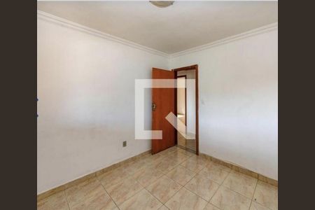 Casa à venda com 460m², 3 quartos e 2 vagas Casa à venda com 460m², 3 quartos e 2 vagasQuarto