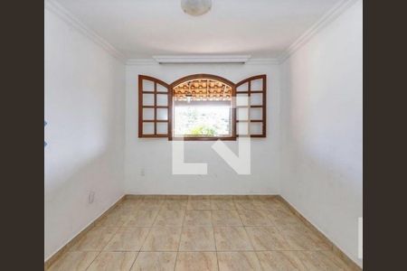 Casa à venda com 460m², 3 quartos e 2 vagas Casa à venda com 460m², 3 quartos e 2 vagasQuarto
