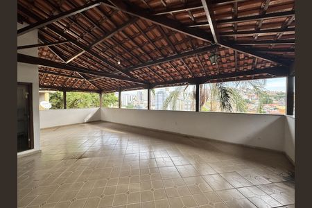 Casa à venda com 460m², 3 quartos e 2 vagas Casa à venda com 460m², 3 quartos e 2 vagasÁrea Externa