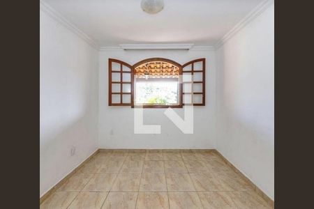 Casa à venda com 460m², 3 quartos e 2 vagas Casa à venda com 460m², 3 quartos e 2 vagasQuarto