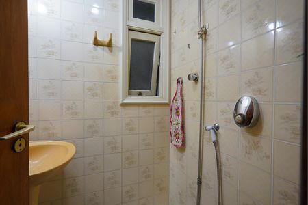 Banheiro da Suíte de apartamento para alugar com 2 quartos, 105m² em Menino Deus, Porto Alegre