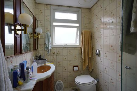 Banheiro Corredor de apartamento para alugar com 2 quartos, 105m² em Menino Deus, Porto Alegre