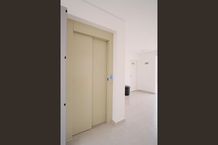 Apartamento à venda com 44m², 2 quartos e sem vagaÁrea comum