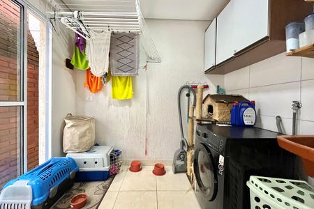 Casa à venda com 71m², 2 quartos e 1 vaga Casa à venda com 71m², 2 quartos e 1 vagaÁrea de Serviço