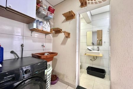 Casa à venda com 71m², 2 quartos e 1 vaga Casa à venda com 71m², 2 quartos e 1 vagaÁrea de Serviço