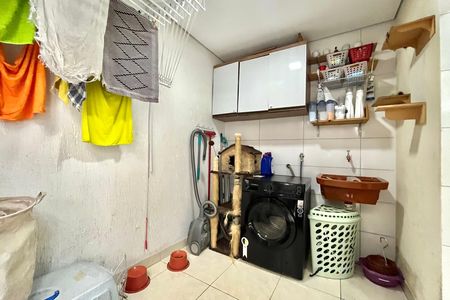 Casa à venda com 71m², 2 quartos e 1 vaga Casa à venda com 71m², 2 quartos e 1 vagaÁrea de Serviço