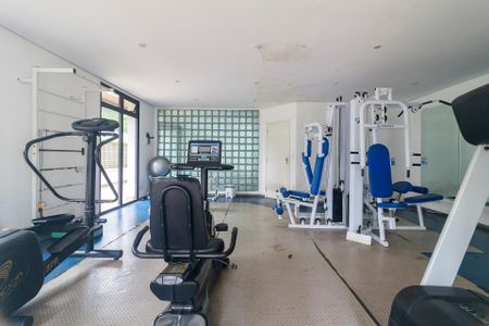 Apartamento à venda com 79m², 2 quartos e 1 vaga Apartamento à venda com 79m², 2 quartos e 1 vagaAcademia