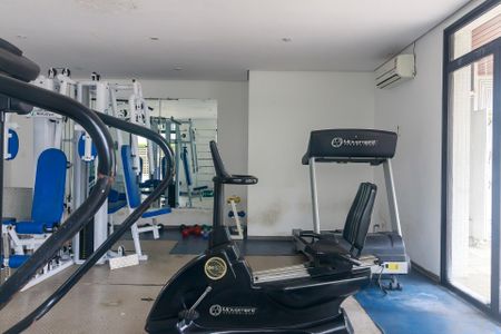 Apartamento à venda com 79m², 2 quartos e 1 vaga Apartamento à venda com 79m², 2 quartos e 1 vagaAcademia