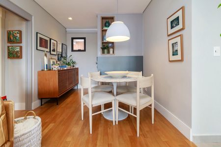 Apartamento à venda com 79m², 2 quartos e 1 vaga Apartamento à venda com 79m², 2 quartos e 1 vagaSala