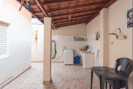 Casa à venda com 160m², 3 quartos e 2 vagas Casa à venda com 160m², 3 quartos e 2 vagasÁrea de Serviço