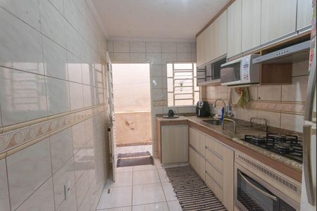 Casa à venda com 160m², 3 quartos e 2 vagas Casa à venda com 160m², 3 quartos e 2 vagasCozinha