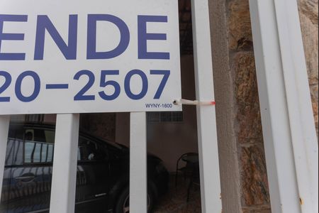 Casa à venda com 160m², 3 quartos e 2 vagas Casa à venda com 160m², 3 quartos e 2 vagasPlaquinha