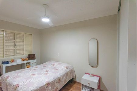 Casa à venda com 160m², 3 quartos e 2 vagas Casa à venda com 160m², 3 quartos e 2 vagasQuarto 2