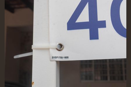 Casa à venda com 160m², 3 quartos e 2 vagas Casa à venda com 160m², 3 quartos e 2 vagasPlaquinha