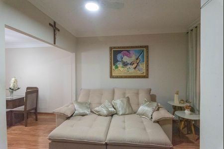 Casa à venda com 160m², 3 quartos e 2 vagas Casa à venda com 160m², 3 quartos e 2 vagasSala