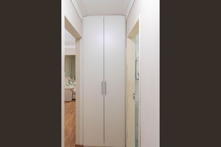Casa à venda com 160m², 3 quartos e 2 vagas Casa à venda com 160m², 3 quartos e 2 vagasCorredor