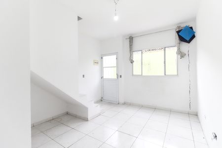 Sala de casa de condomínio à venda com 2 quartos, 42m² em Parada Xv de Novembro, São Paulo