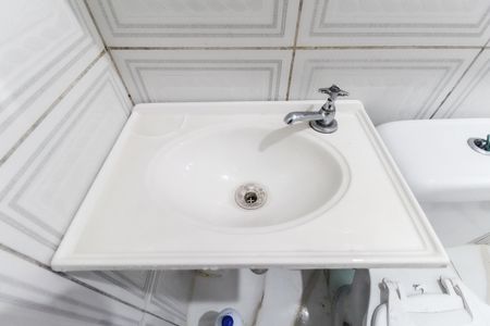 Casa de condomínio à venda com 42m², 2 quartos e 1 vaga Casa de condomínio à venda com 42m², 2 quartos e 1 vagaBanheiro