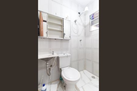 Casa de condomínio à venda com 42m², 2 quartos e 1 vaga Casa de condomínio à venda com 42m², 2 quartos e 1 vagaBanheiro