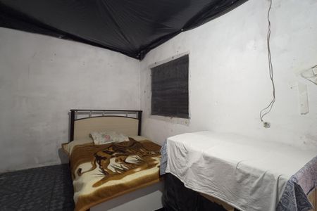 Casa à venda com 110m², 2 quartos e 3 vagas Casa à venda com 110m², 2 quartos e 3 vagasEdícula