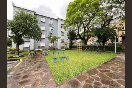 Área externa de apartamento para alugar com 2 quartos, 52m² em São Sebastião, Porto Alegre