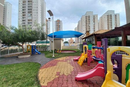 Apartamento para alugar com 65m², 2 quartos e 1 vaga Apartamento para alugar com 65m², 2 quartos e 1 vagaÁrea comum - Playground