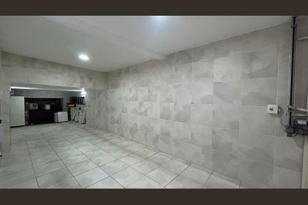 Garagem de casa à venda com 3 quartos, 120m² em Vila Campo Grande, São Paulo