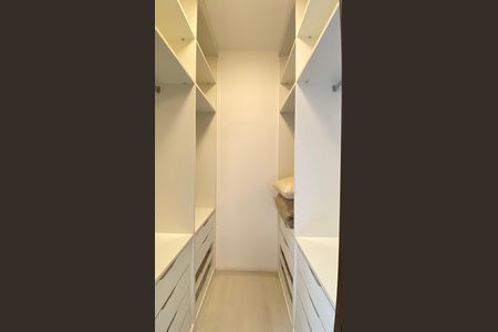 Apartamento à venda com 82m², 3 quartos e 2 vagasCloset da suíte