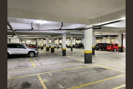 Apartamento à venda com 82m², 3 quartos e 2 vagasÁrea comum - Estacionamento