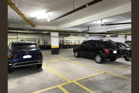 Apartamento à venda com 82m², 3 quartos e 2 vagasÁrea comum - Estacionamento