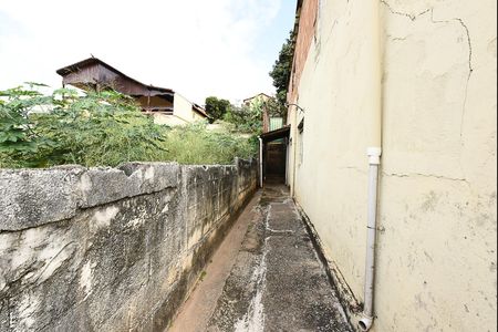 Casa à venda com 432m², 4 quartos e 3 vagas Casa à venda com 432m², 4 quartos e 3 vagasÁrea externa
