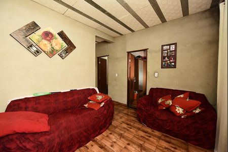 Casa à venda com 432m², 4 quartos e 3 vagas Casa à venda com 432m², 4 quartos e 3 vagasSala