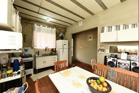 Casa à venda com 432m², 4 quartos e 3 vagas Casa à venda com 432m², 4 quartos e 3 vagasCozinha