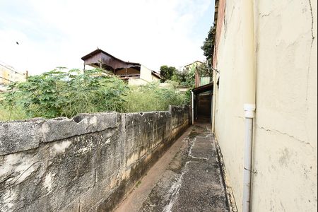 Casa à venda com 432m², 4 quartos e 3 vagas Casa à venda com 432m², 4 quartos e 3 vagasÁrea externa