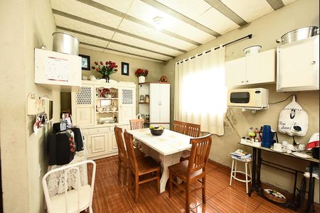 Casa à venda com 432m², 4 quartos e 3 vagas Casa à venda com 432m², 4 quartos e 3 vagasCozinha