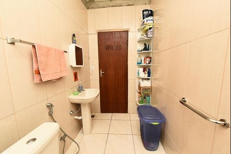 Casa à venda com 432m², 4 quartos e 3 vagas Casa à venda com 432m², 4 quartos e 3 vagasBanheiro