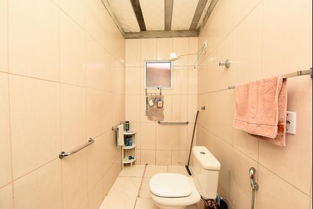 Casa à venda com 432m², 4 quartos e 3 vagas Casa à venda com 432m², 4 quartos e 3 vagasBanheiro