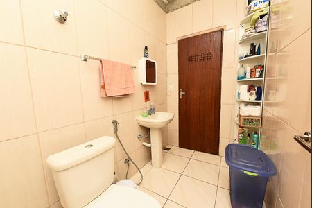 Casa à venda com 432m², 4 quartos e 3 vagas Casa à venda com 432m², 4 quartos e 3 vagasBanheiro