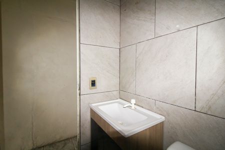 Casa à venda com 70m², 3 quartos e 2 vagas Casa à venda com 70m², 3 quartos e 2 vagasBanheiro