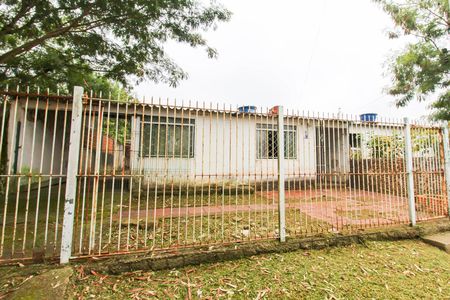 Casa à venda com 70m², 3 quartos e 2 vagas Casa à venda com 70m², 3 quartos e 2 vagasFachada