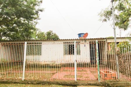 Casa à venda com 70m², 3 quartos e 2 vagas Casa à venda com 70m², 3 quartos e 2 vagasFachada