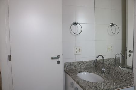 Apartamento para alugar com 55m², 2 quartos e 2 vagasBanheiro 1