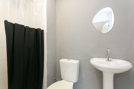 Apartamento para alugar com 32m², 2 quartos e sem vaga Apartamento para alugar com 32m², 2 quartos e sem vagaBanheiro