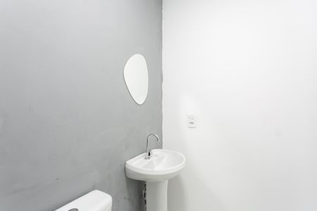Apartamento para alugar com 32m², 2 quartos e sem vaga Apartamento para alugar com 32m², 2 quartos e sem vagaBanheiro