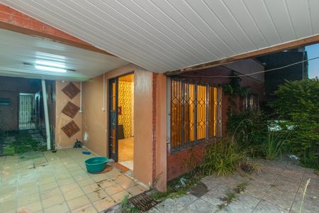Casa à venda com 250m², 3 quartos e 2 vagas Casa à venda com 250m², 3 quartos e 2 vagasFachada