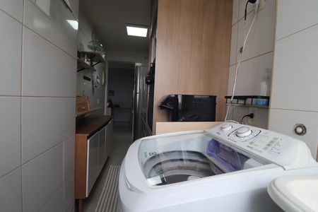 Apartamento à venda com 60m², 3 quartos e 1 vagaÁrea de Serviço